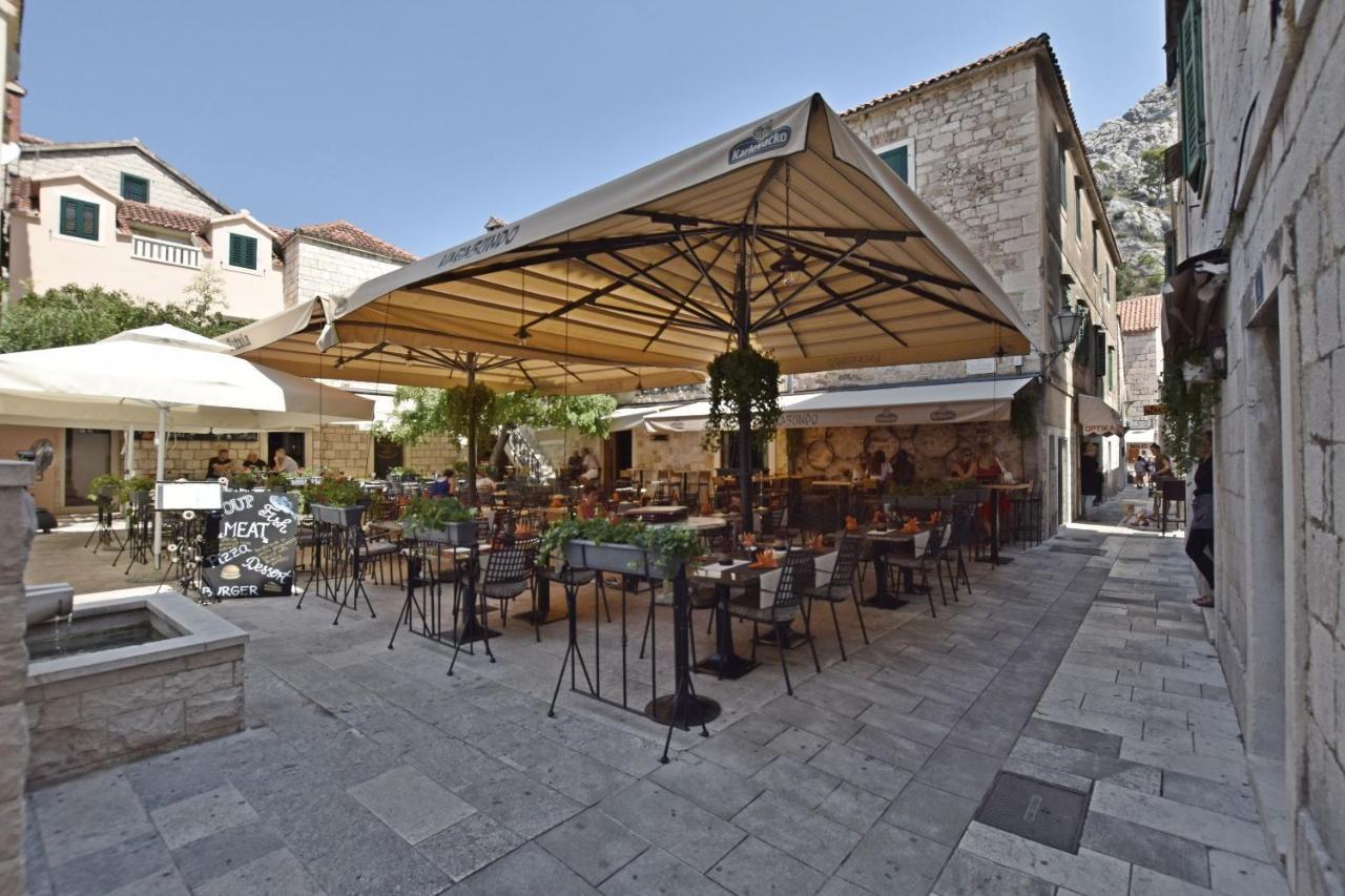 Apartment Mandic Omis Exterior photo